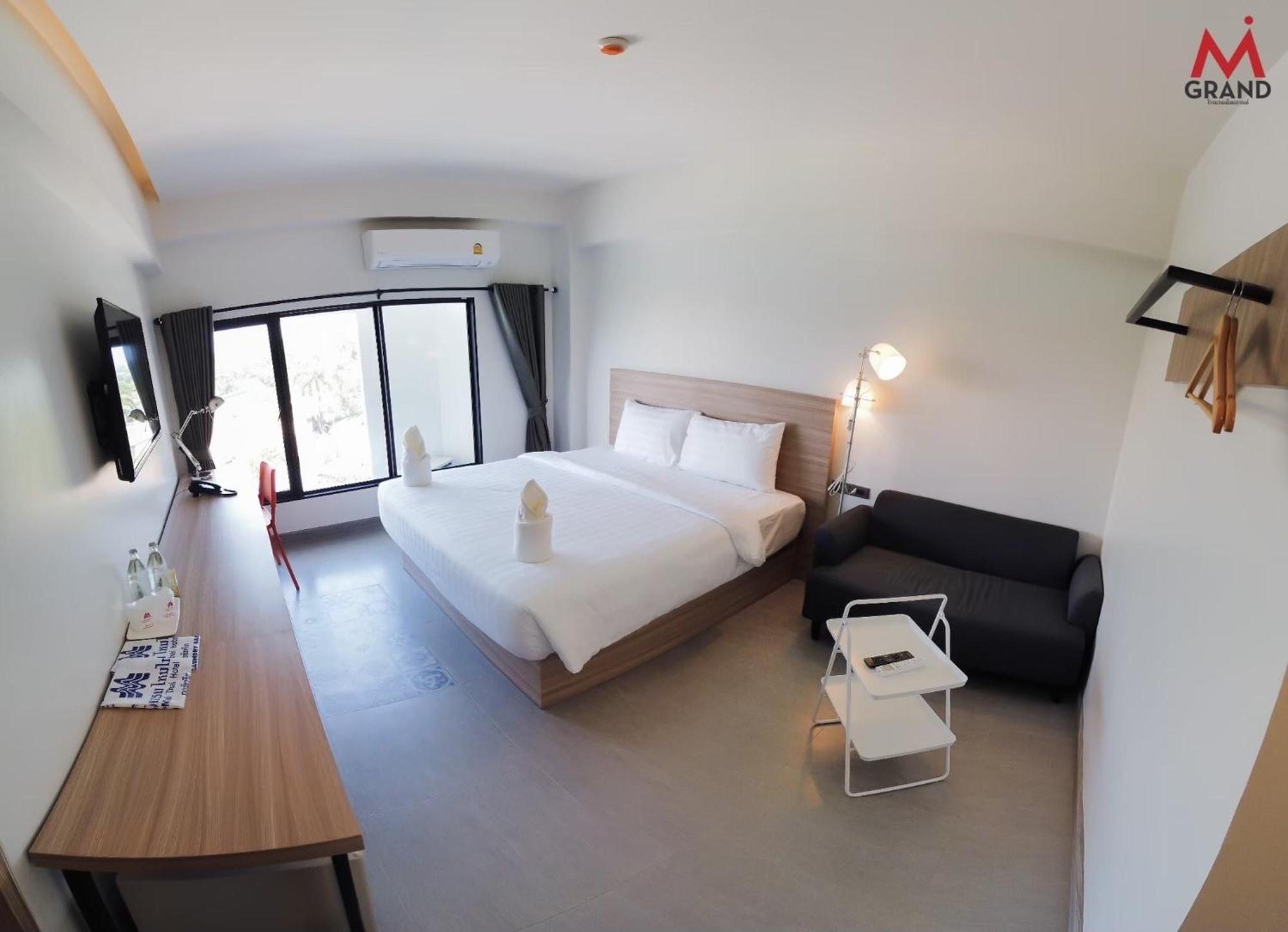 Mgrand Hotel Рой Ет Екстериор снимка