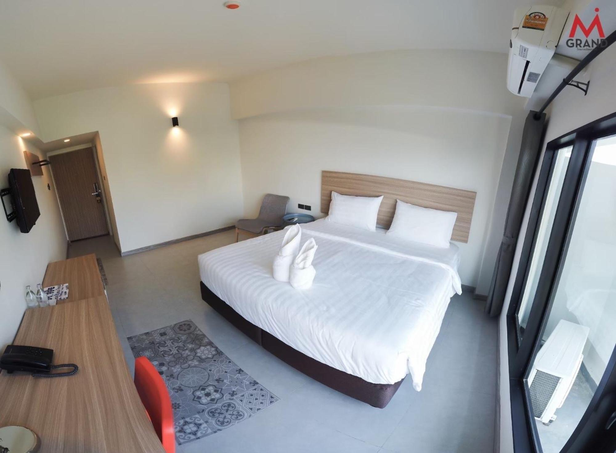 Mgrand Hotel Рой Ет Екстериор снимка
