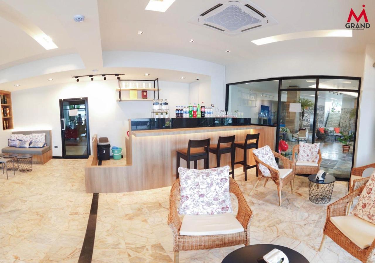Mgrand Hotel Рой Ет Екстериор снимка